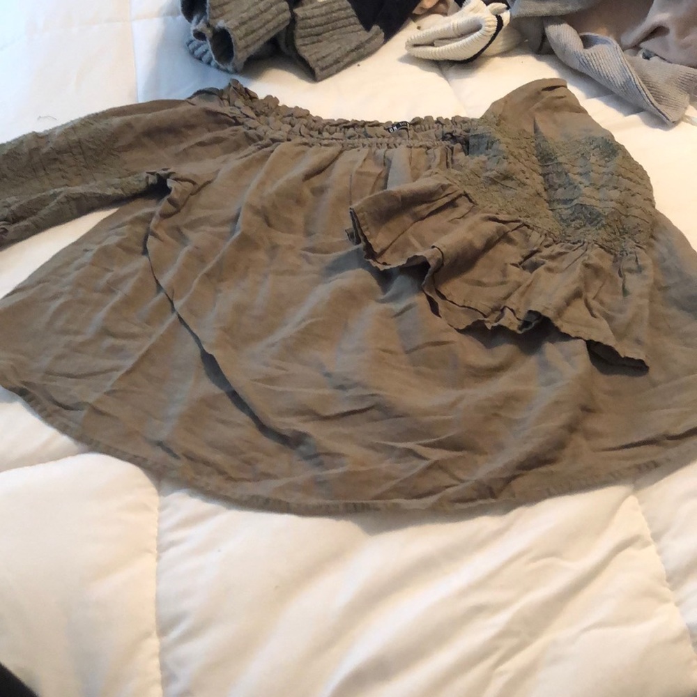 NWOT Off shoulder top